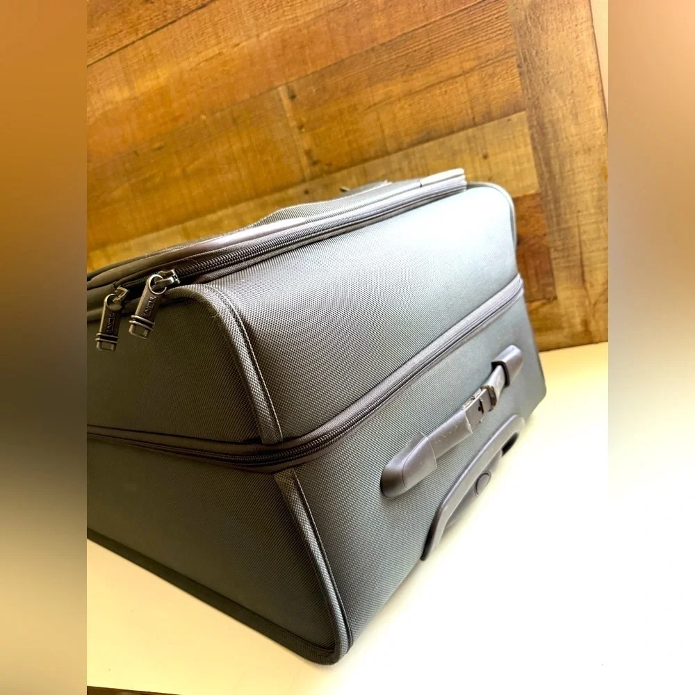 Tumi Alpha Expandable 4 Wheeled Carry-On